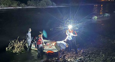 Batman'da Garzan Çayı'nda mahsur kalan piknikçiler kurtarıldı