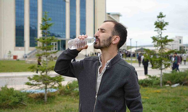Bayburtlu genç AYT'ye yine okunmuş suyla geldi: "Kerameti sadece suya bağlamamak lazım"