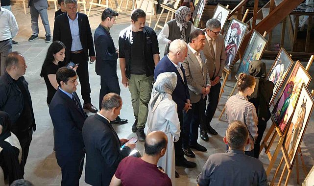 Bayburtlu genç yeteneklerin eserleri tarihi Taşhan'da sergilendi