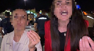 Bebeğini arabada unuttu, hıncını gazetecilerden çıkardı