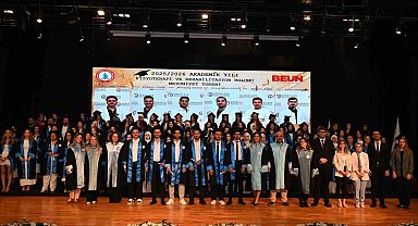 BEUN'da geleceğin hemşireleri, fizyoterapistleri ve sosyal hizmet uzmanları mezun oldu