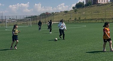 Beylikova Gençlik ve Spor İlçe Müdürlüğü tarafından ücretsiz kız futbol kursu açıldı
