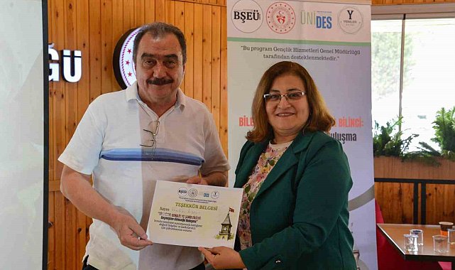Bilecik'te 'Gençlik ve Şehir Bilinci Geçmişten Geleceğe Buluşma' programı düzenlendi
