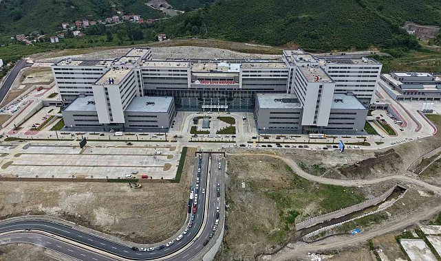 Bin 200 yataklı Ordu Şehir Hastanesi açılış için gün sayıyor
