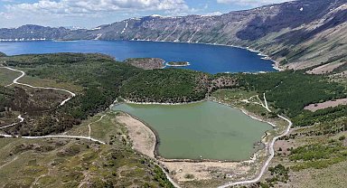 Bitlis'in doğa harikası Nemrut'ta hafta sonu hareketliliği