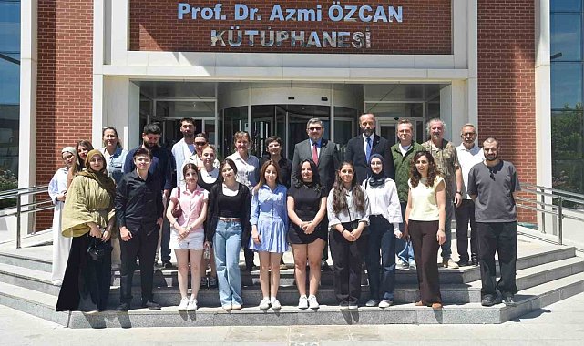 BŞEÜ'de 'Kampüste Yaşam' sergisi sanatseverlerle buluştu