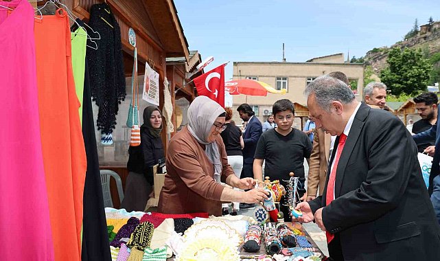 Bu Pazar, Talas'ın ikinci Maharetli Eller'i
