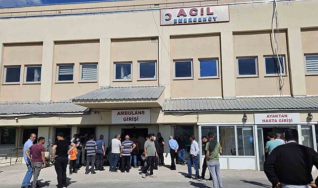 Bulanık'ta minibüs ile motosiklet çarpıştı: 1 ölü, 1 yaralı