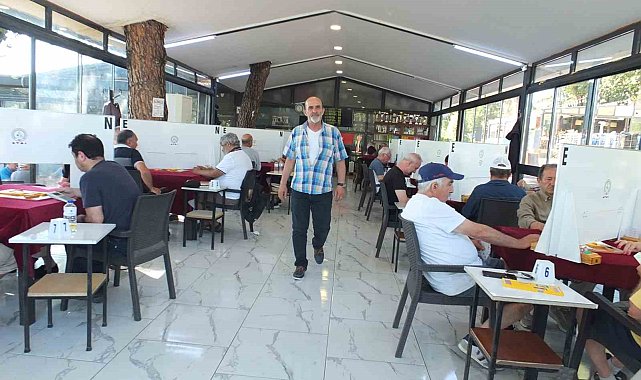 Burhaniye Kuzey Ege'de Briç sporunun merkezi oldu