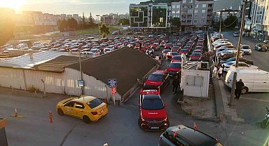 Bursa'da A Milli Takım coşkusu sokaklara taştı, 250 araçlık konvoy kenti turladı