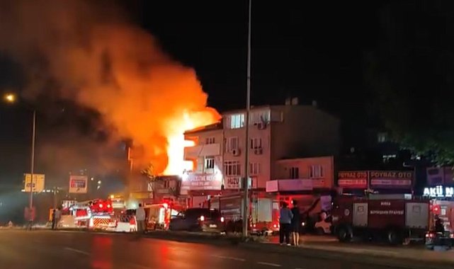 Bursa'da iki katlı ev alev topuna döndü
