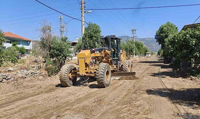 Büyükşehir ekipleri 17 ilçede sahada