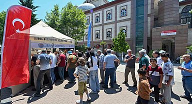 Büyükşehir'den 17 ilçede 28 farklı noktada aşure ikramı