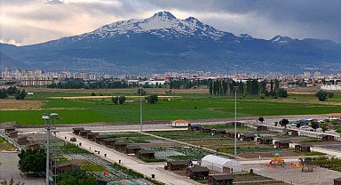 Büyükşehirin Doğal Ürünler Bahçesi'ne anlamlı ziyaret: TÜBİTAK 4004 projesiyle geleceğin çevrecileri yetişiyor
