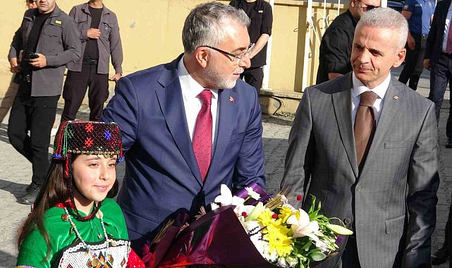 Çalışma Bakanı Işıkhan Ardahan'da