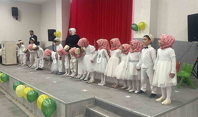 Çavdarhisar'da 4-6 Yaş Kur'an Kursu öğrencilerinden yılsonu gösterisi