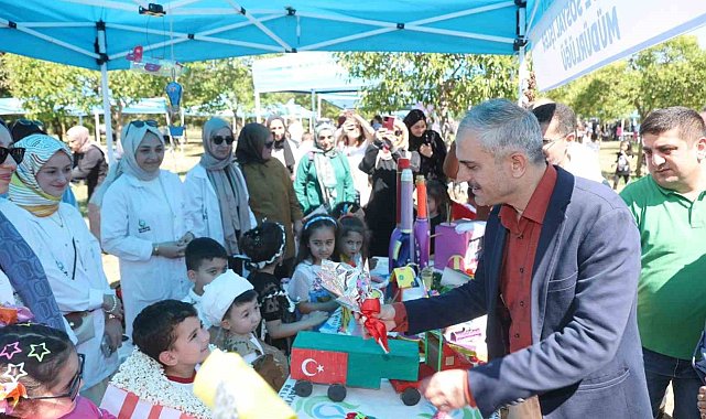 Çayırova'da çevre şenliği renkli görüntülere sahne oldu