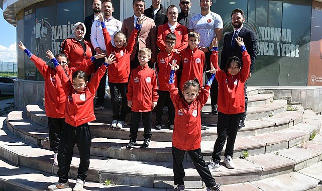 Cimnastikçiler analig yolcusu