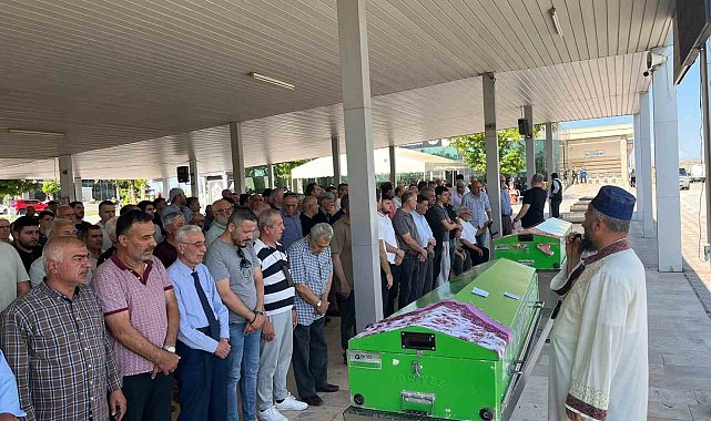 Cinnet kurbanı anne ve kızı defnedildi