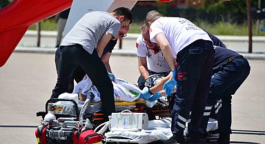 Çorum'da balkondan düşen çocuk ağır yaralandı, ambulans helikopterle Ankara'ya sevk edildi