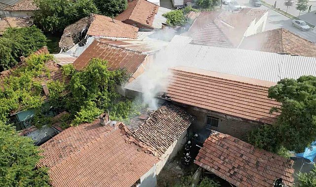 Çorum'da metruk evde çıkan yangın korkuttu