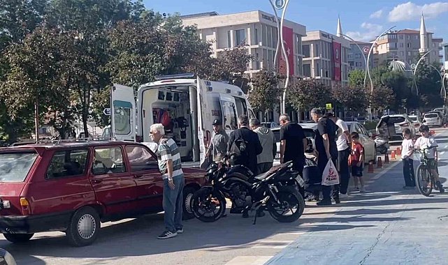 Çorum'da otomobil ile motosiklet çarpıştı: 1 yaralı
