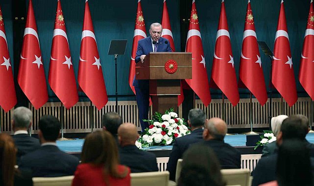 Cumhurbaşkanı Erdoğan: "Ana muhalefet partisi içindeki tartışmaların hiçbiri bizi ilgilendirmiyor"
