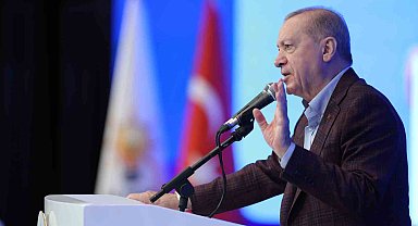 Cumhurbaşkanı Erdoğan: "Cahil, geri kafalı bazı fosiller çıkıyor, başörtüsüne, başörtülüye kin kusuyor"