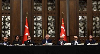 Cumhurbaşkanı Erdoğan: "Hicri 61 yılının 10 Muharrem gününde bedenler bir bir toprağa düşse de hak ve hakikat yere düşmemiştir"