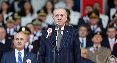 Cumhurbaşkanı Erdoğan: "Zor, hassas ve mesuliyeti fevkalade yüksek bir görevi icra eden emniyet teşkilatımızın talep ve beklentilerini asla göz ardı etmiyoruz"
