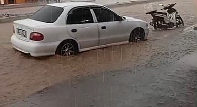 Demirözü'nde sağanak yağış hayatı olumsuz etkiledi