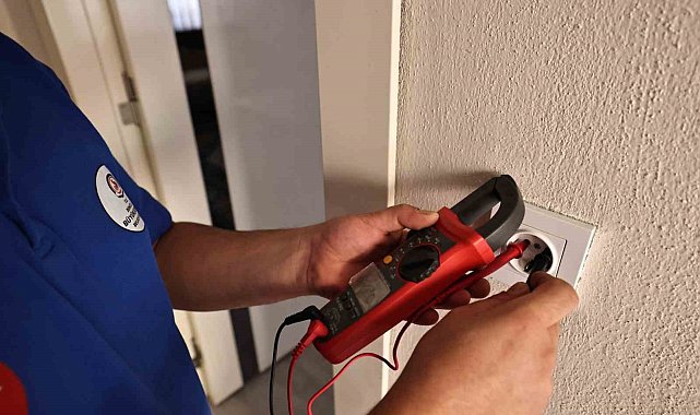Denizli'de 65 yaş ve üzeri vatandaşlara ücretsiz tamirat desteği sürüyor
