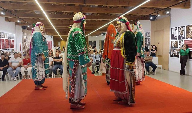 Denizli'de sandıkta bekleyen hazineler gün yüzüne çıktı