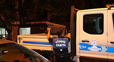 Denizli'de zabıta ekiplerinden seyyar satıcı operasyonu
