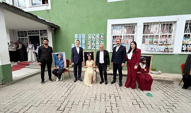 Diyadin'de öğrencilerin eserleri sergilendi