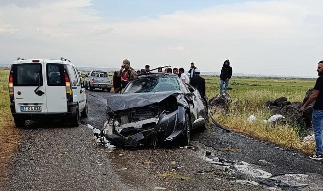 Diyarbakır'da 2 kişinin öldüğü kaza anı cep telefonu kamerasına yansıdı