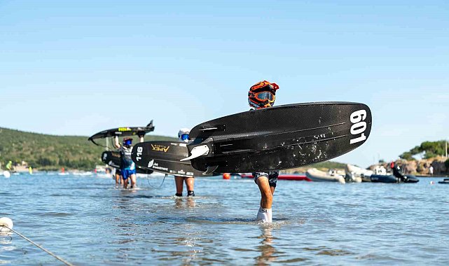 Dünya Motosurf Şampiyonası'nda ilk gün etap yarışları sona erdi