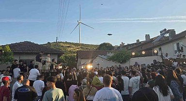 Dünyaca ünlü DJ Mahmut Orhan köyünde konser verdi