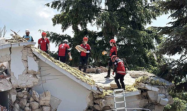Düzce'de 9 ilin katılımıyla bölgesel deprem tatbikatı