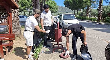 Edremit MYO öğrencilerinden çevre temizliği