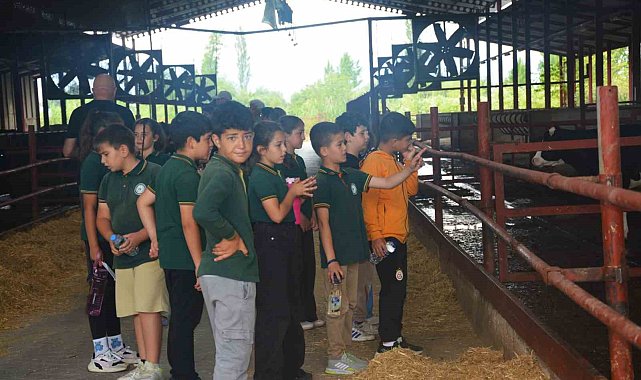 Edremit'te Dünya Süt Günü'nde çocuklara çiftlikte uygulamalı eğitim