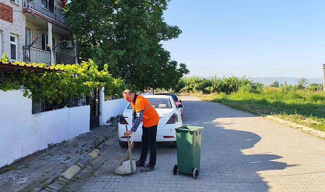 Efeler'de temizlik çalışmaları sürüyor