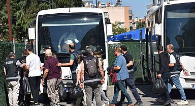 Ege Üniversitesi'ndeki yolsuzluk operasyonunda 41 şüpheli adliyede