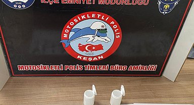 Ehliyetsiz plakasız motosiklet kullanırken üzerinde uyuşturucu çıktı