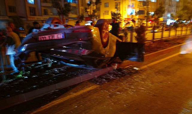 Elazığ'da kamyonet ile otomobil çarpıştı: 5 yaralı