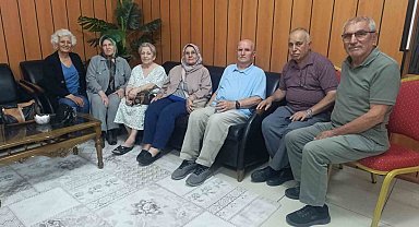Emekli öğretmenler öğrencileriyle buluştu