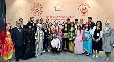Emine Erdoğan: "İnsanlık tüm çocuklarına sıcak bir yuva, adalet ve barış dolu bir dünya borçludur"