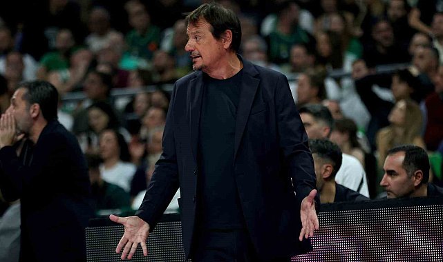 Ergin Ataman, Olimpiakos taraftarına cevap verdi