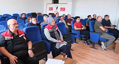 Erzincan'da bitki koruma ürünleri bayilerine b-reçete eğitimi verildi