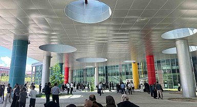 Erzurum'da kapılar kapanırken nefesler tutuldu: YKS'de son dakika koşusu kamerada